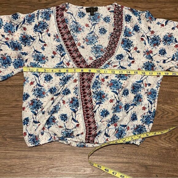 OLM 1/2 Sleeve Boho Hippie Floral Patch Blouse White Blue Wine Size Small - Picture 4 of 8